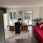 Апартаменты Lichtdurchflutete 65m2 Einliegerwohnung Mit Grosser Suedterrasse Und Komfort-bad *