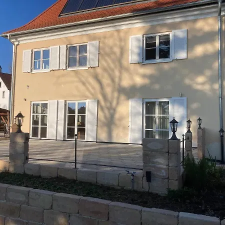 Appartement Lichtdurchflutete 65m2 Einliegerwohnung Mit Grosser Suedterrasse Und Komfort-bad *