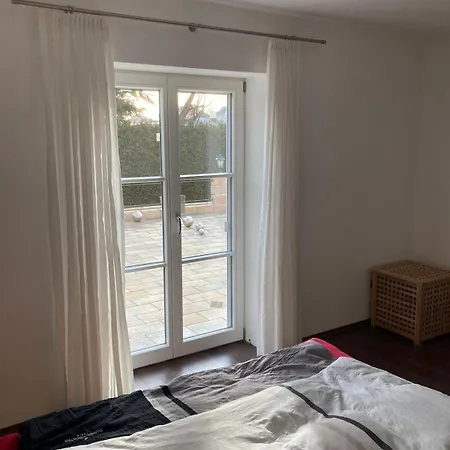 Lichtdurchflutete 65m2 Einliegerwohnung Mit Grosser Suedterrasse Und Komfort-bad