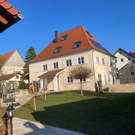 Lichtdurchflutete 65m2 Einliegerwohnung Mit Grosser Suedterrasse Und Komfort-bad Appartement